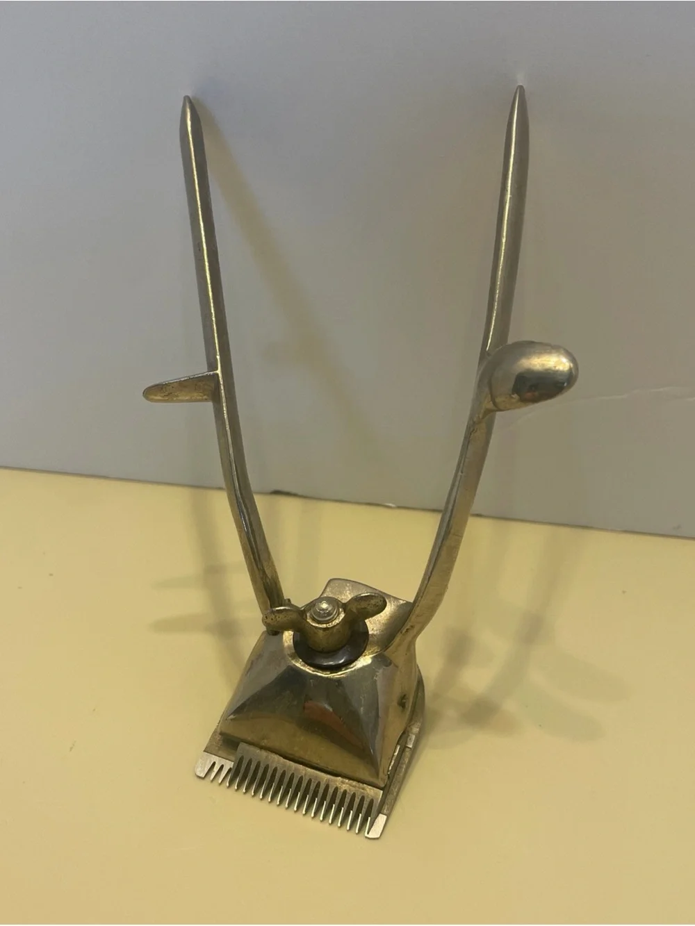 Vintage Handheld Silver Men’s Hair Clipper - Silver